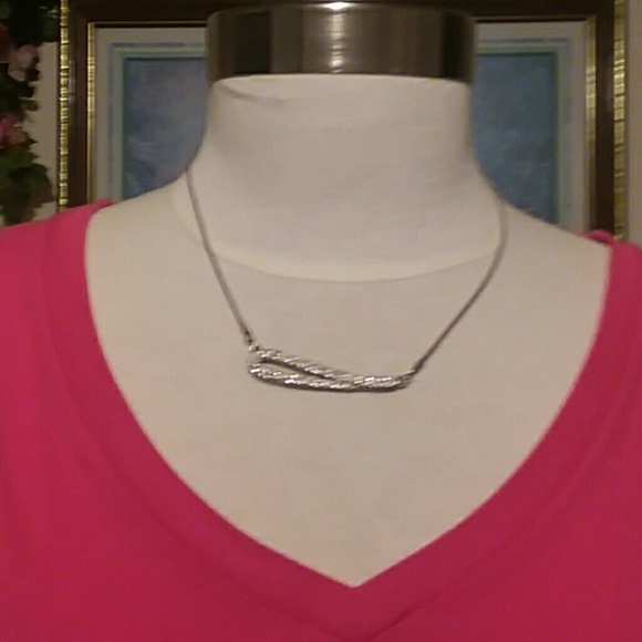 T-shirt, Aeropostale pink V-neck - Picture 2 of 6